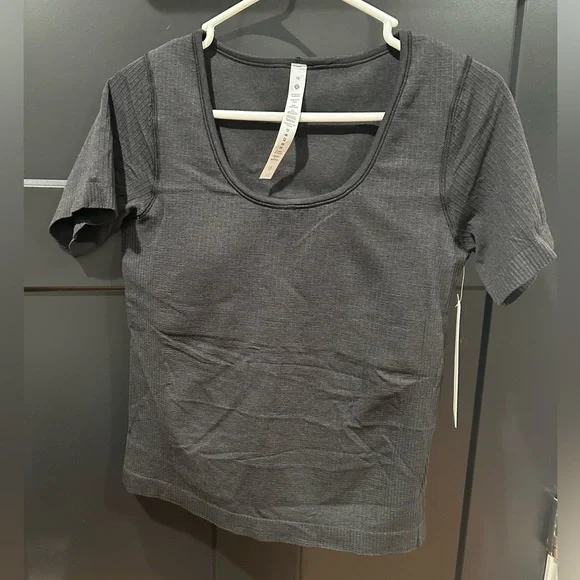Lululemon Ebb to Street shirt - Picture 1 of 3